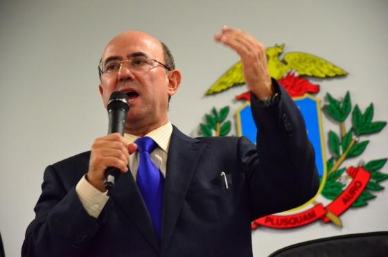Riva tomou empréstimo de dono de empresa de fomento mercantil e disse que cheques que recebeu são falsos