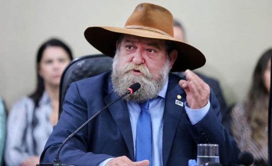 O deputado Nelson Barbudo assegura que é contra o 