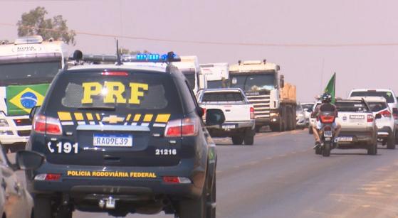 Os manifestantes pró-Bolsonaro seguem interditando rodovias federais em Mato Grosso