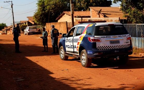A PM prendeu um homem de 59 anos, acusado de cometer zoofilia contra uma bezerra