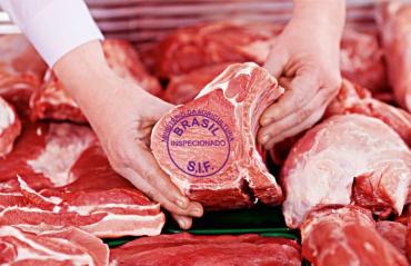 Frigoríficos de Mato Grosso exportaram mais de 370 mil toneladas de carne no 1º semestre