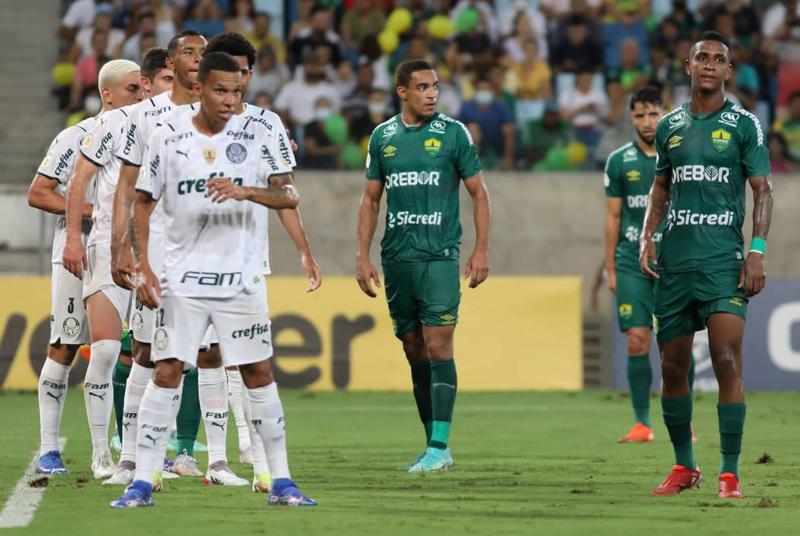 Jogo Cuiabá x Vasco tem invasão, Deyverson batendo boca com