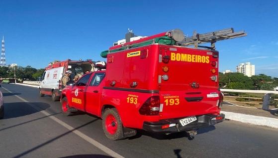 Mulher morre em acidentre em motocicleta e carreta em MT