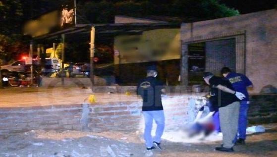 A Polícia Civil investiga o caso e os autores do homicídio.