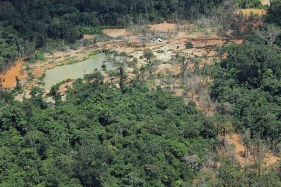 Mineração ilegal em terras indígenas