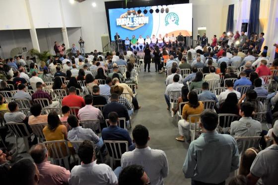 Oeste Rural Show teve início na noite de quarta-feira