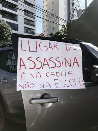 protesto retorno Isabele