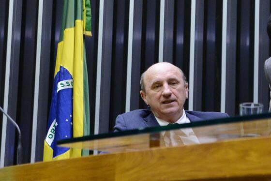 O deputado Neri Geller concorre ao Senado em Mato Grosso