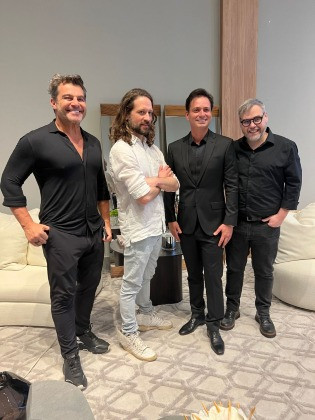 Na foto, da esquerda para a direita: Paulo Bacchi, André Luis Rodrigues, Fernando Perez, Allex Colontonio.