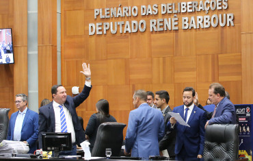 Sessão na Assembleia Legislativa