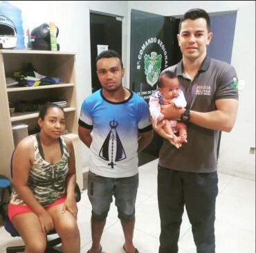 Soldado salva recém-nascido