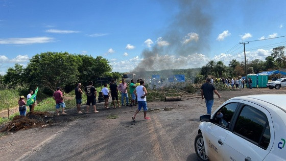 Bloqueio em rodovia