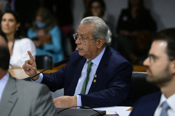 O senador Jayme Campos defendeu a composição governista