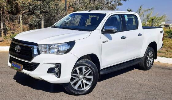hilux branca 