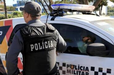 Suspeito de roubos morre em confronto com policiais militares em Cuiabá