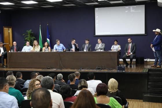 reunião câmeras e escolas