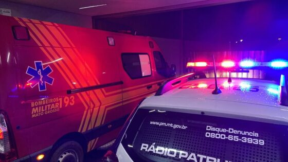 Viatura da Polícia Militar PM e ambulância