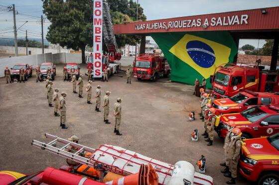 Corpo de Bombeiros Militar em formação