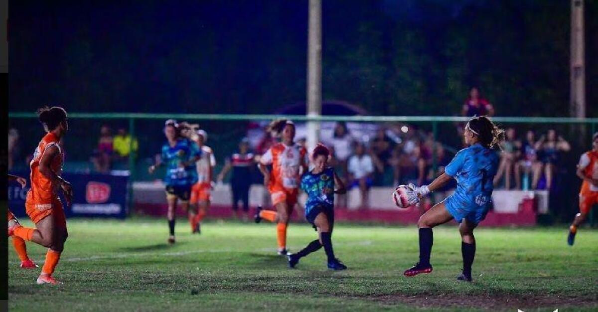 Jogo Cuiabá x Vasco tem invasão, Deyverson batendo boca com