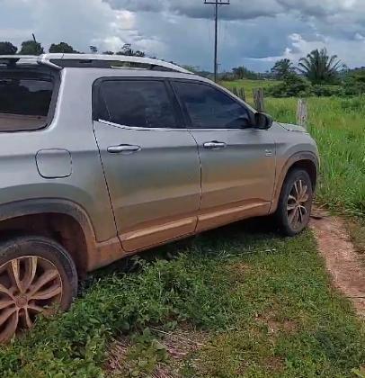 Suspeito de roubo à mão armada dispara contra a Força Tática enquanto comparsa foge na mata