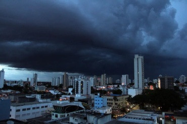 Previsão do tempo indica chuvas intensas em Cuiabá durante a semana