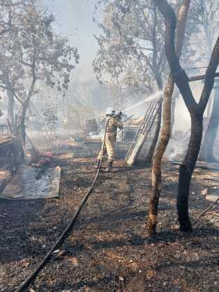 bombeiros incendio.jpeg