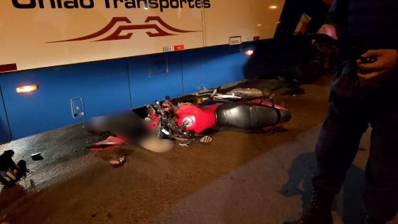 Passageira de motocicleta morre em acidente com ônibus em Várzea Grande