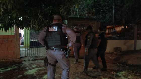 Marido mata esposa e esconde o corpo no quintal de casa por 15 dias