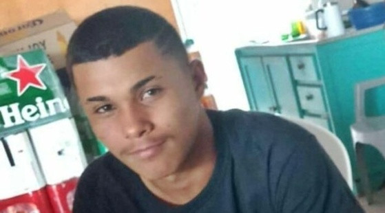 Dupla mata rapaz em tabacaria; suspeito engravidou menina de 13 anos