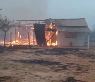 Incêndio destrói casa em gleba na região de Chapada; vídeo