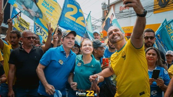 eduardo bolsonaro tiao flavia