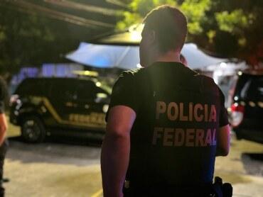 Polícia apreende R$ 300 mil que seriam usados para compra de votos