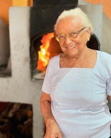 Dona do mais tradicional bolo de arroz de Cuiabá morre aos 90 anos