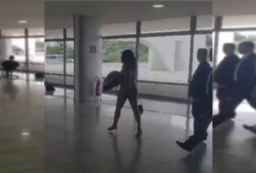 Vídeo mostra mulher andando pelada no Palácio do Planalto; veja