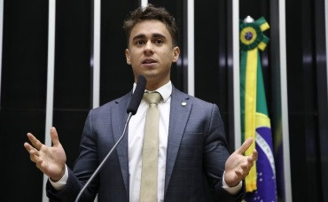 Nikolas apresenta PL prevendo prisão para casos como o “educar com c*”