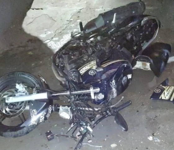 Jovem bate moto em porta de panificadora e morre em MT