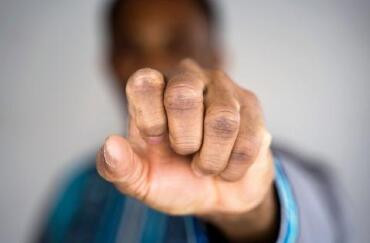 Construtora em MT é condenada por comentário racista contra trabalhador