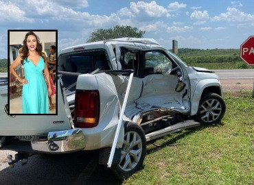 Advogada morre em batida entre Amarok e caminhão na BR-364