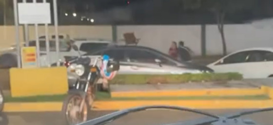 Confusão em posto de gasolina termina com um preso; veja vídeo