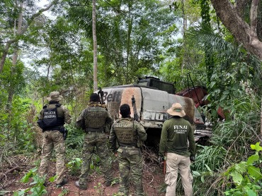 Operação da PF fecha garimpos ilegais e destrói máquinas em terra indígena