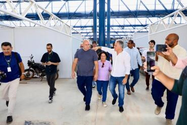 Abílio manda retirar placa de inauguração do Mercado do Porto