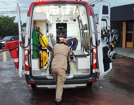 Bombeiros salvam recém-nascido que engasgoou com leite materno