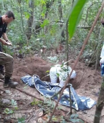 Policiais encontram 12º corpo em cemitério clandestino em MT