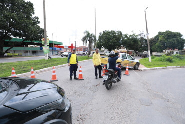 Travessa que dá acesso à rodoviária ao Centro segue interditada