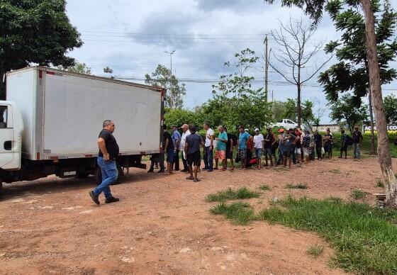 vulneráveis comida marmita moradores de rua rdoviária abilio prefeitura