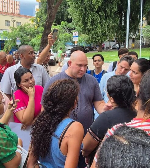 Abílio garante que empresa chamará CADs até dia 3 e anuncia vale-alimentação