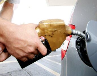 Conselho aumenta ICMS em R$ 0,10 e litro da gasolina deve subir em MT