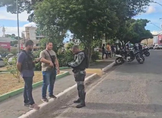 Bandidos são baleados em confronto com policiais no centro de Cuiabá 