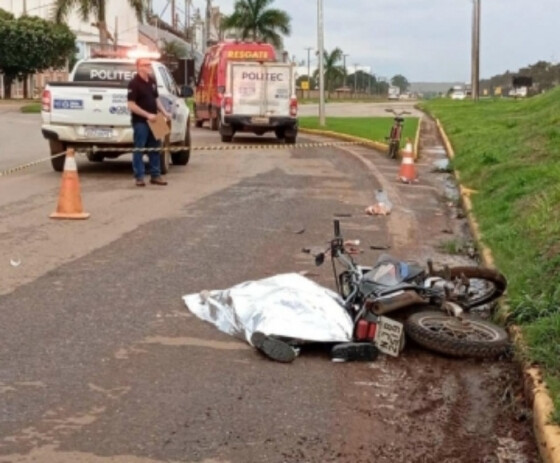 Motociclista é esmagado por carreta em acidente na BR-163