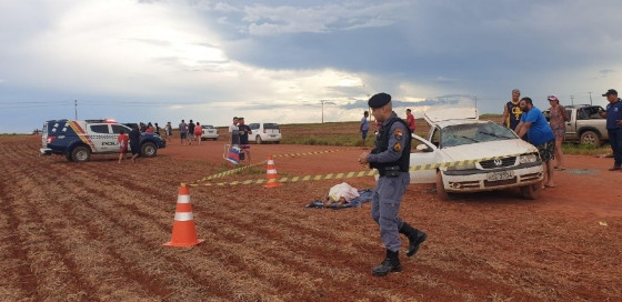 Mulher morre em capotamento de carro 